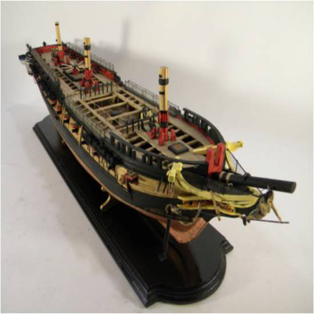 Model Shipways USS ESSEX 1:76 SCALE