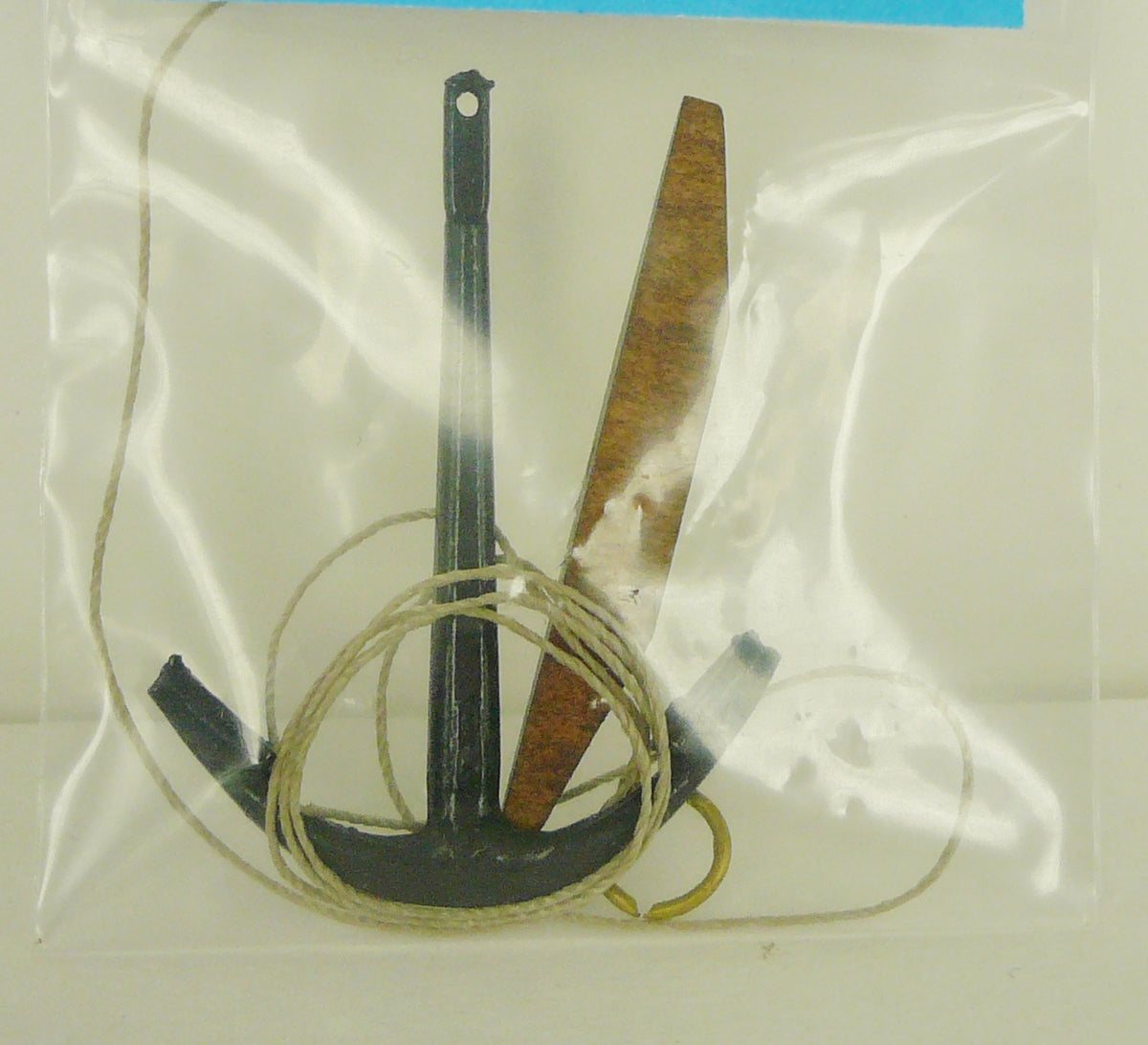 Corel - A-40 Anchor - 50 mm High - Cast metal with wood stock and rigging