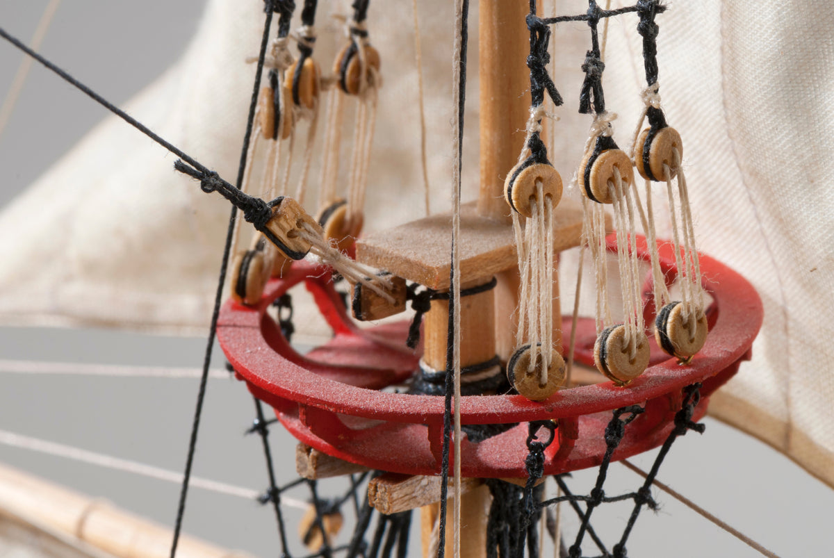 Dusek-Mamoli - D017 Golden Hind - Plank-On-Bulkhead Wood Ship Model Kit - 1:72 Scale - 500 mm (20") Long