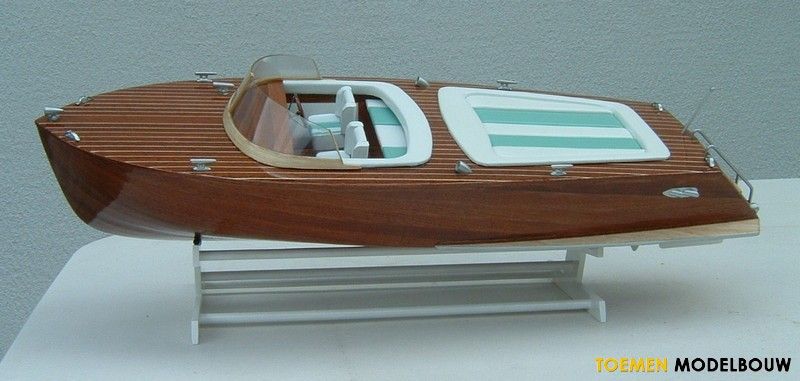 Mantua Mincio Italian Runabout 1:20 Scale Wooden Model Kit – RC Capable
