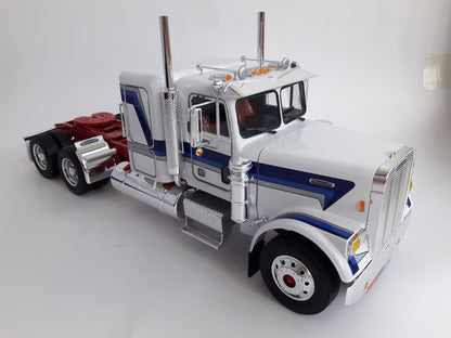 Italeri - Freightliner FLC 1:24