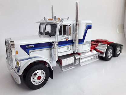 Italeri - Freightliner FLC 1:24