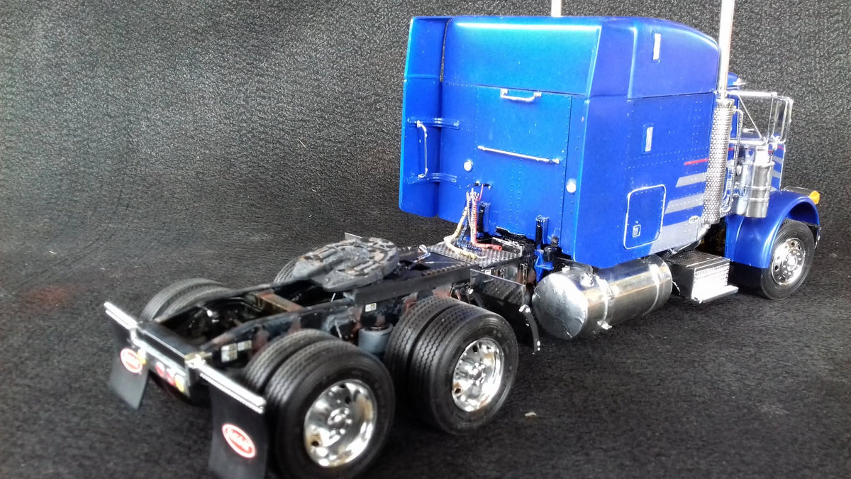 Italeri - Peterbilt 378 ''Long Hauler'' 1:24
