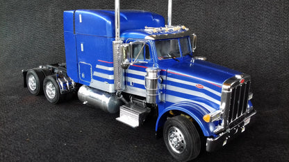 Italeri - Peterbilt 378 ''Long Hauler'' 1:24
