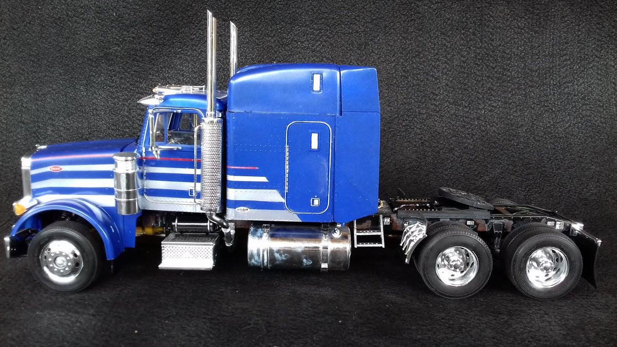 Italeri - Peterbilt 378 ''Long Hauler'' 1:24