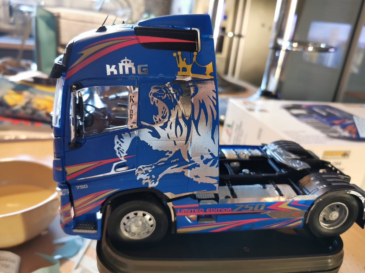 Italeri - 1:24 Volvo FH4 Globetrotter Medium Roof