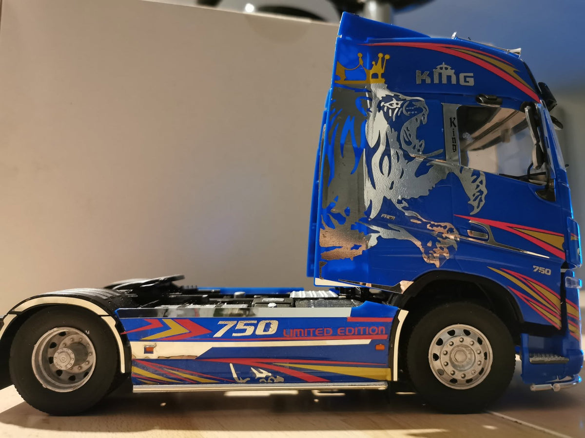 Italeri - 1:24 Volvo FH4 Globetrotter Medium Roof