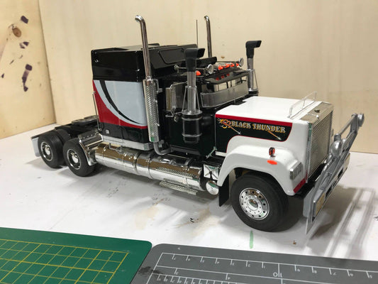Italeri - Black Thunder Australian Truck 1:24