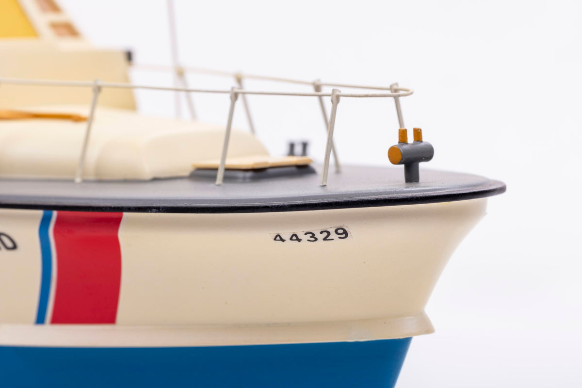 Billing Boats U.S. Coast Guard Rescue Boat 1:40 Scale Model Kit
