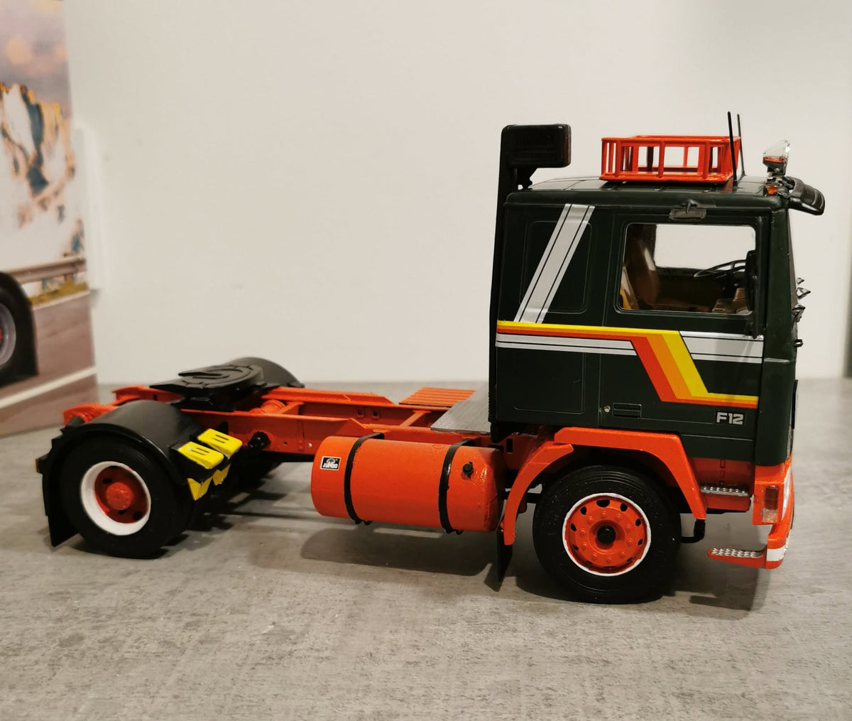Italeri - Volvo F12 Intercooler Low Roof
