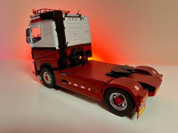 Italeri - 1:24 Volvo FH Plat Dak