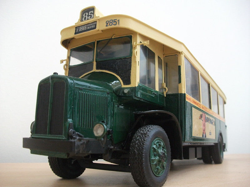 Heller - 1:24 Parisian AutoBus