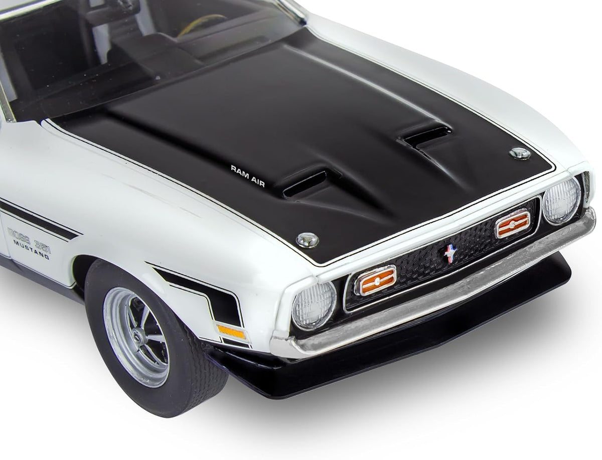 Revell - 1971 Ford Mustang Boss 351 scale 1:24