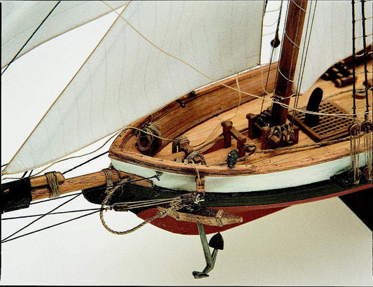 Dusek-Mamoli - Mamoli MV50 Newport - Wood Plank-On-Frame Ship Model Kit -Length 520 mm (21"), Height: 350 mm (14") Scale 1/57