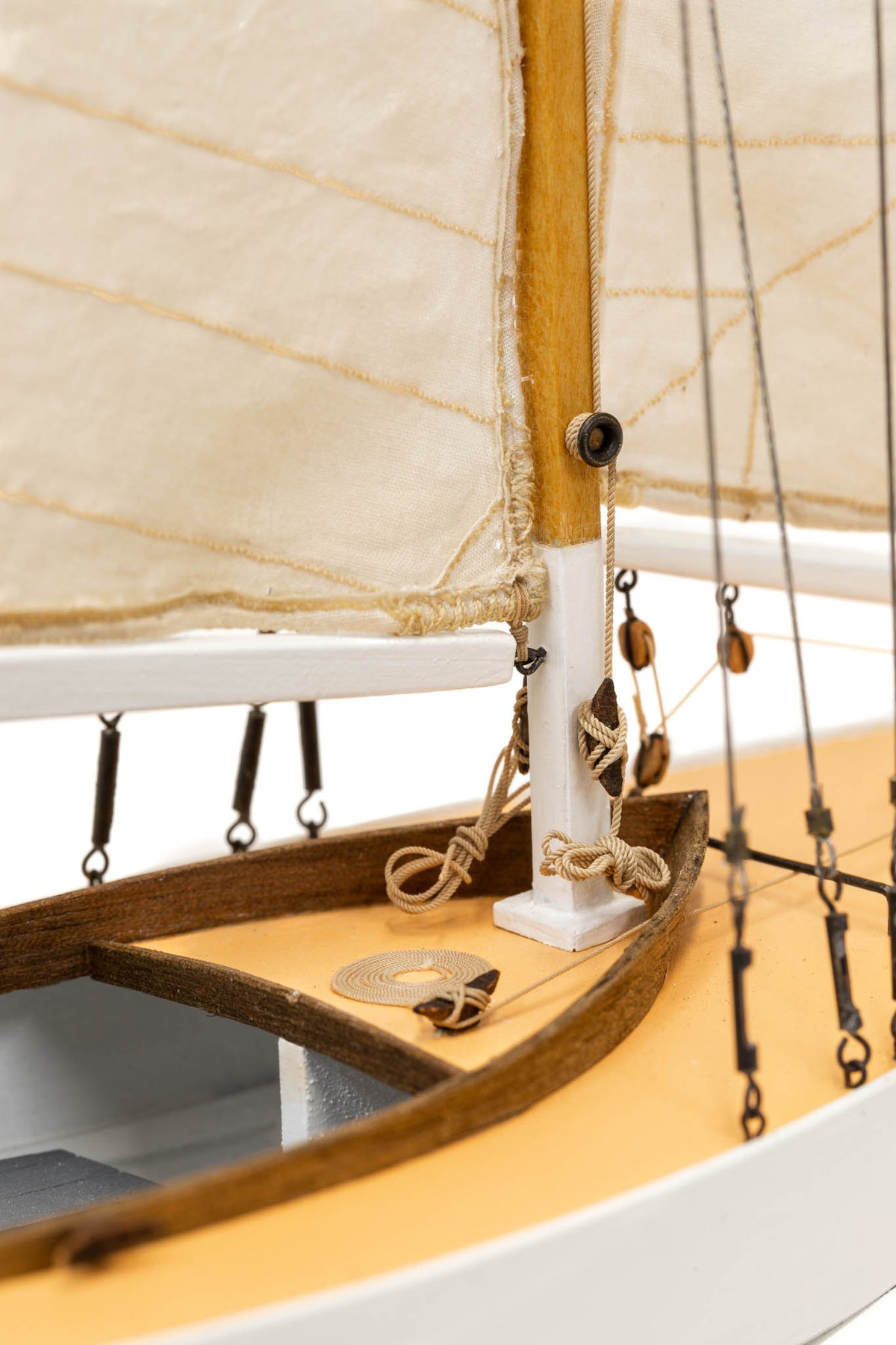Midwest - 983 Sakonnet Daysailer 1:24 Scale