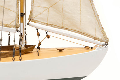 Midwest - 983 Sakonnet Daysailer 1:24 Scale