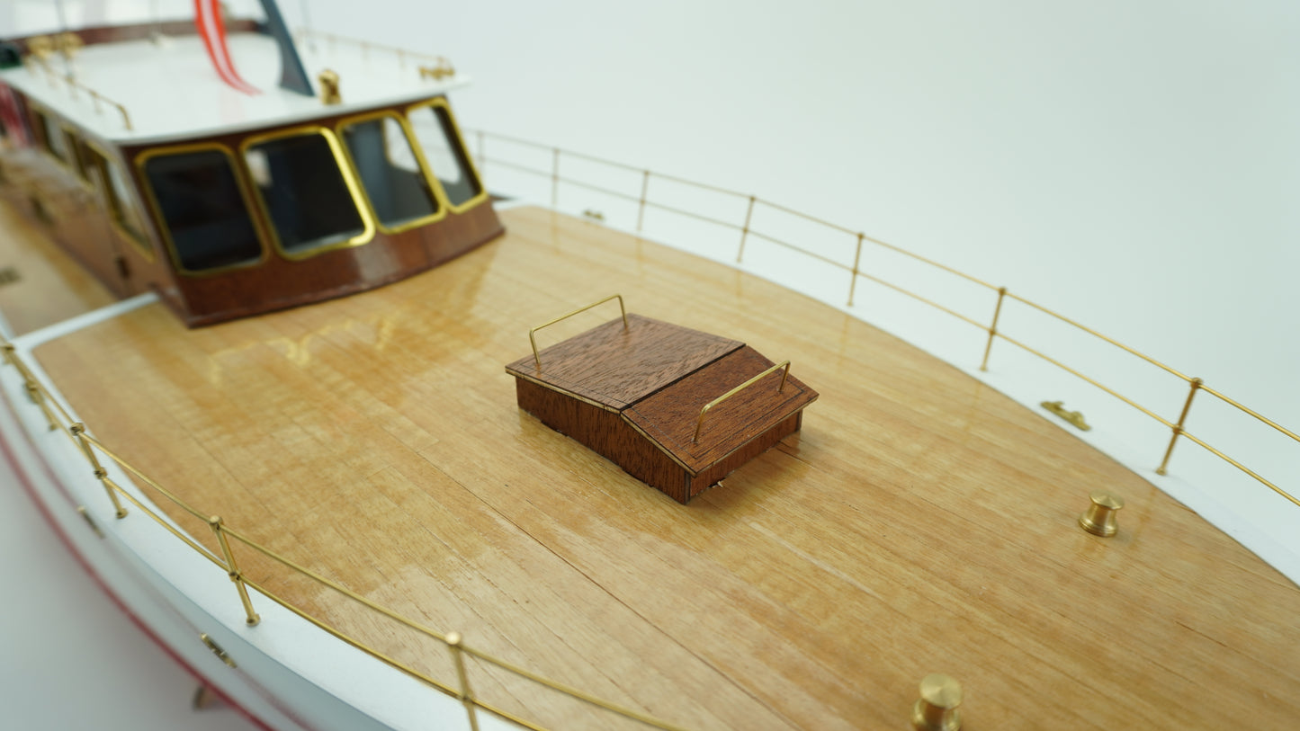 Billing Boats - 1:20 Admiral 1950s Motor Yacht