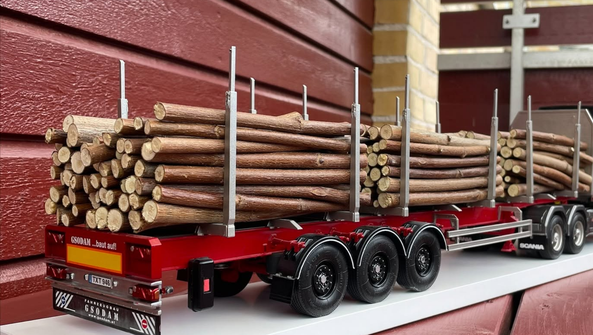 Italeri - 1:24 Timber Trailer