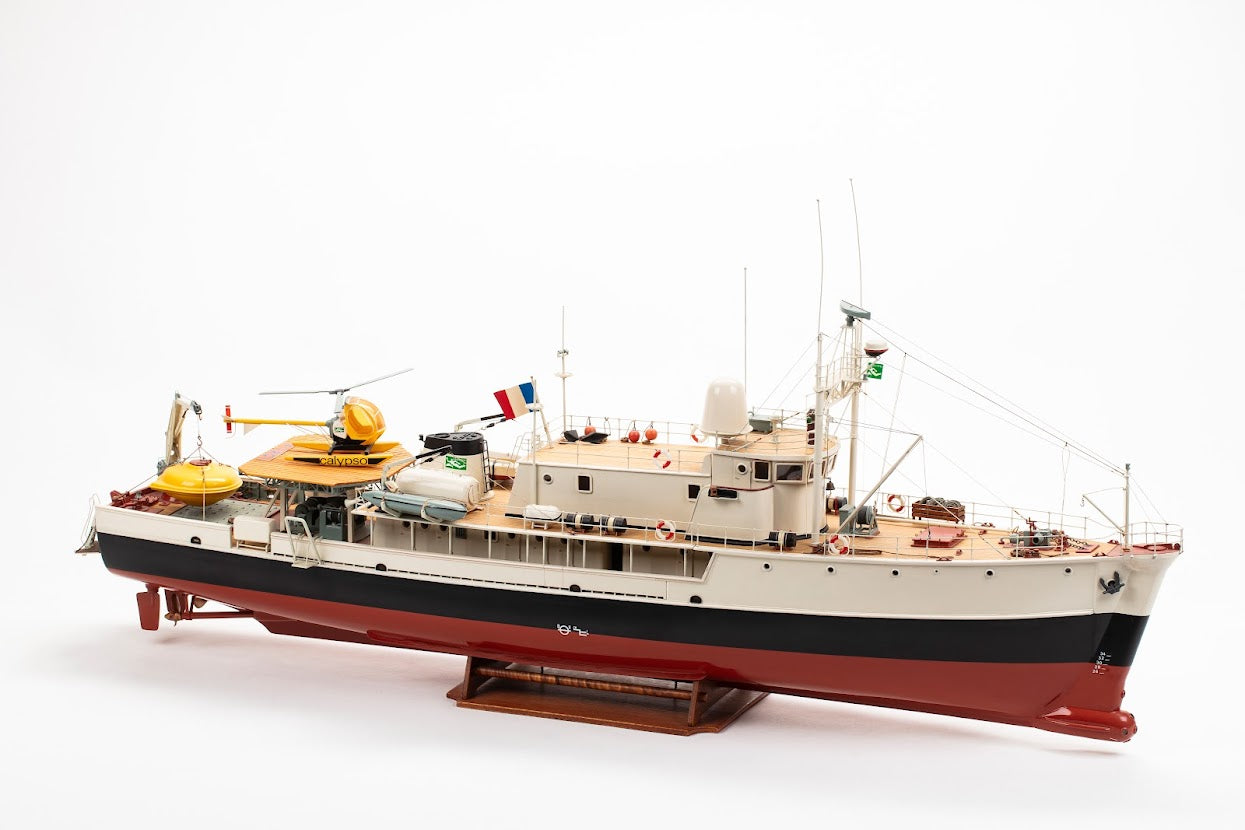 Billing Boats Jacques Costeau Calypso Research Vessel 1:45