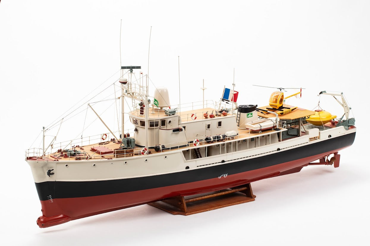 Billing Boats Jacques Costeau Calypso Research Vessel 1:45