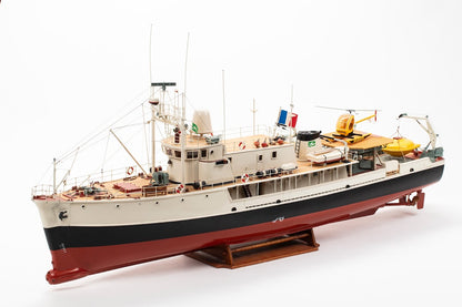 Billing Boats Jacques Costeau Calypso Research Vessel 1:45
