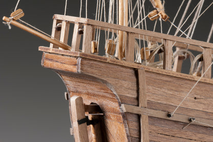 Dusek-Mamoli - Pinta Wood Model Ship Kit D011 Scale 1:72