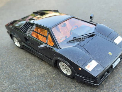 Italeri - Lamborghini Countach 25th Anniversary 1:24