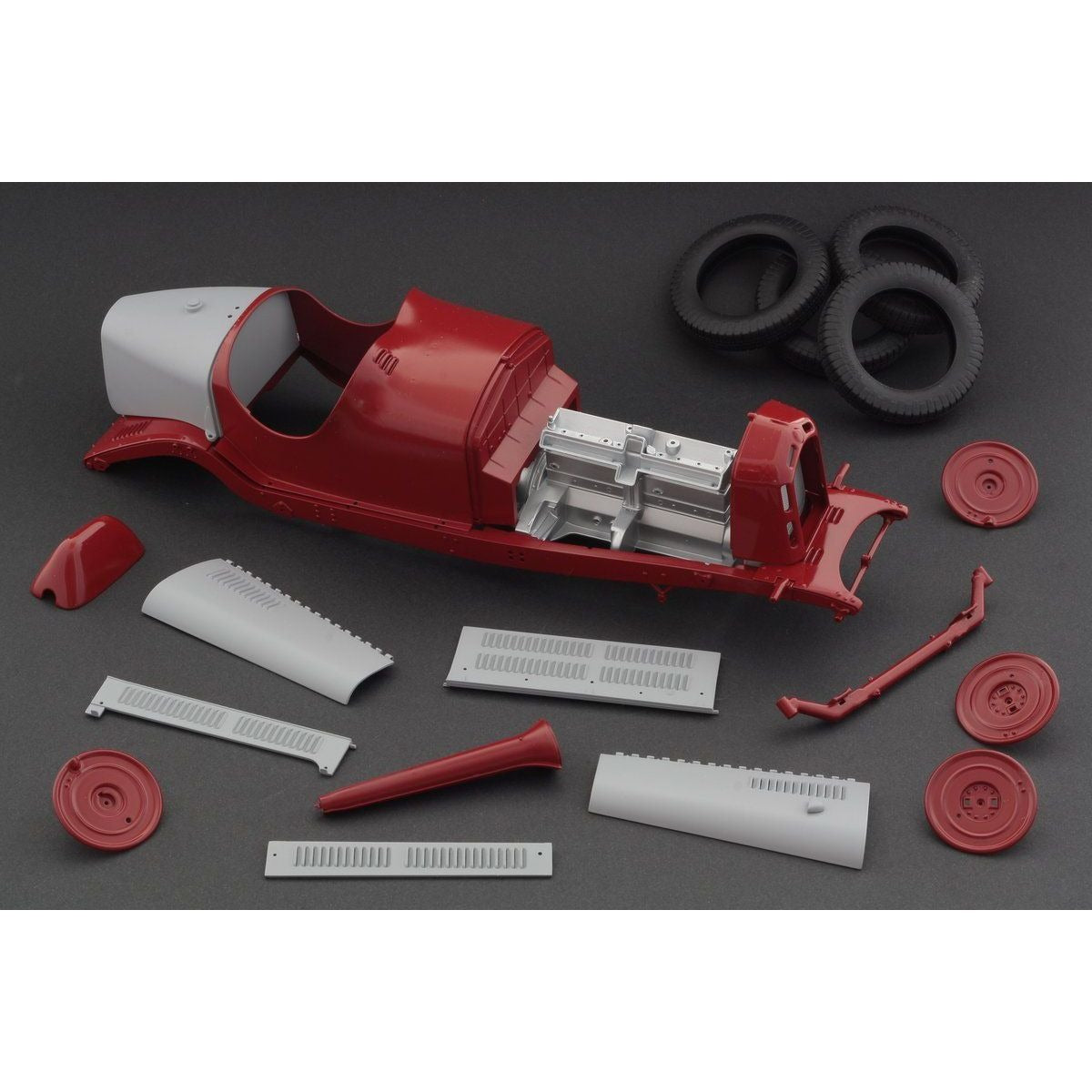 Italeri 4706 - Alfa Romeo 8C 2300 Monza 1:12 Scale