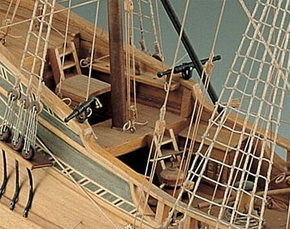 Corel - HALF MOON WOOD SHIP MODEL KIT 1:50
