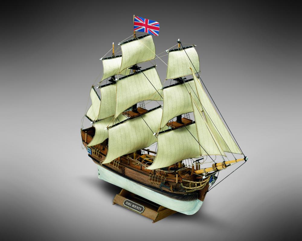 Dusek-Mamoli - Mamoli MM01 - HMS Bounty - Pre-Carved Wooden Hull Ship Model Kit - Scale 1/135 Length 335mm (13")