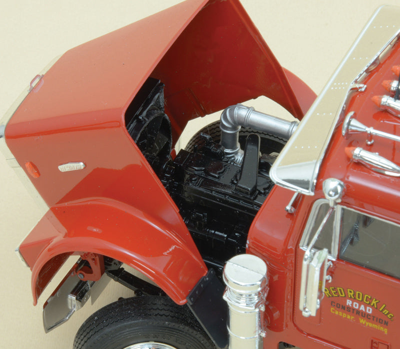 Italeri - Freightliner Heavy Dumper Truck 1:24